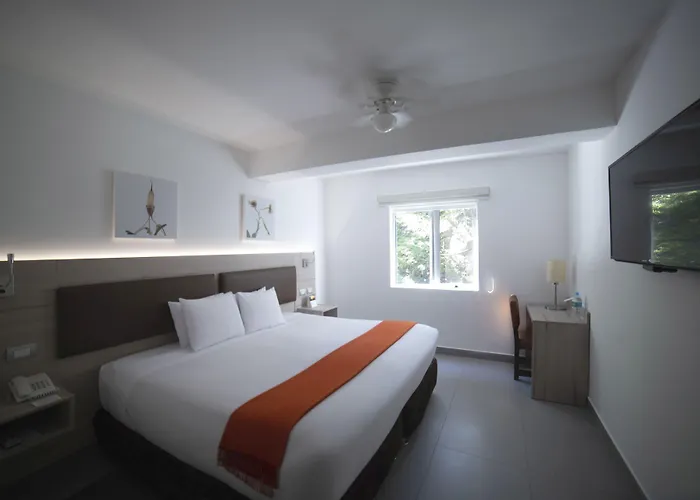 Casa Andina Standard Hotel